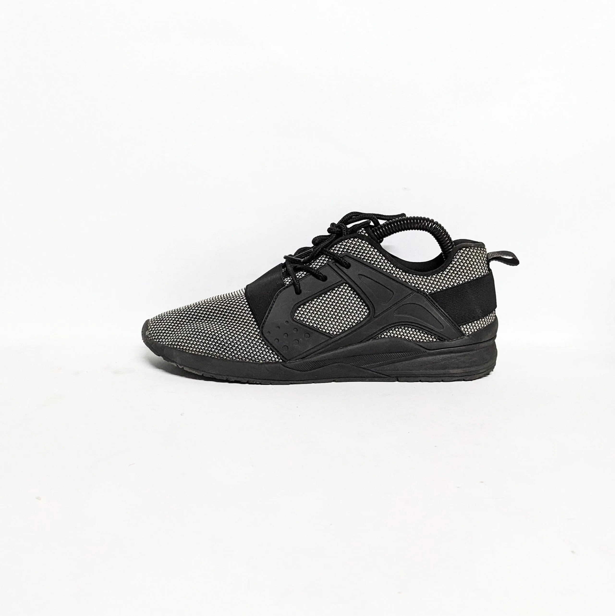 Black Preloved Premium LightWeight Sneakers