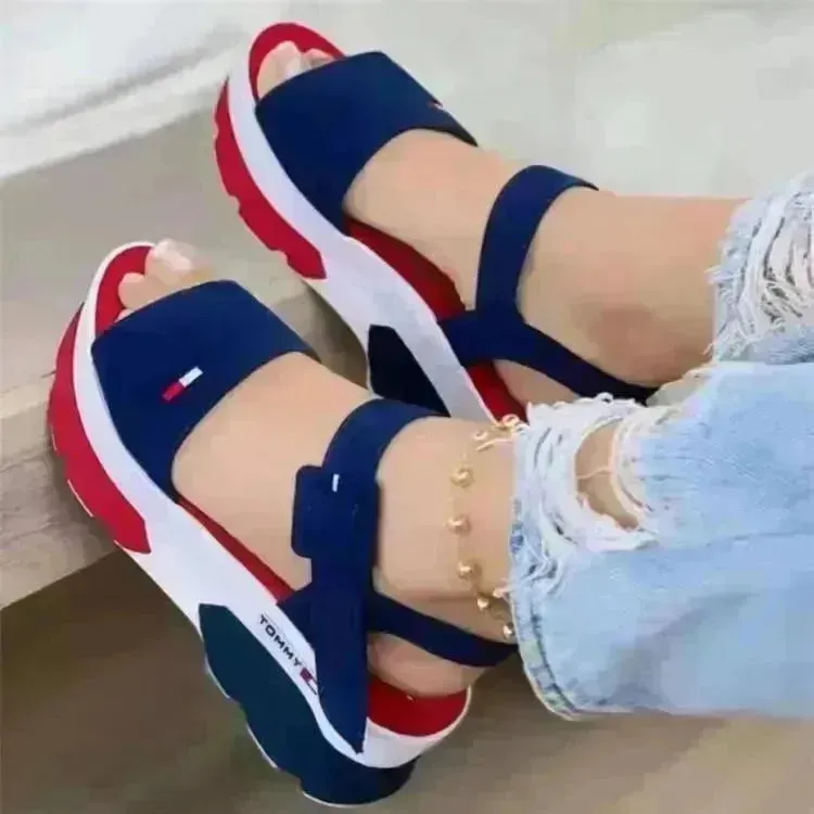 Women's Outer Wear Thick Bottom One Word Button Fish Mouth Beach Sandals